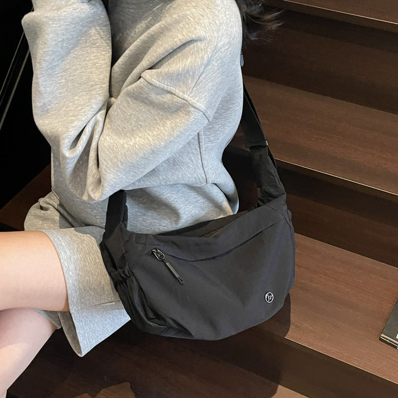 Women's Large Capacity Nylon Canvas Lightweight Leisure Dumpling Women's Messenger Bag