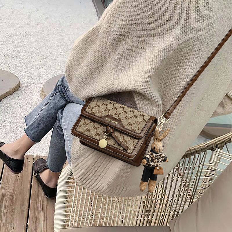 Women's Fashionable High-grade Versatile Niche Designer Women's Messenger Bag