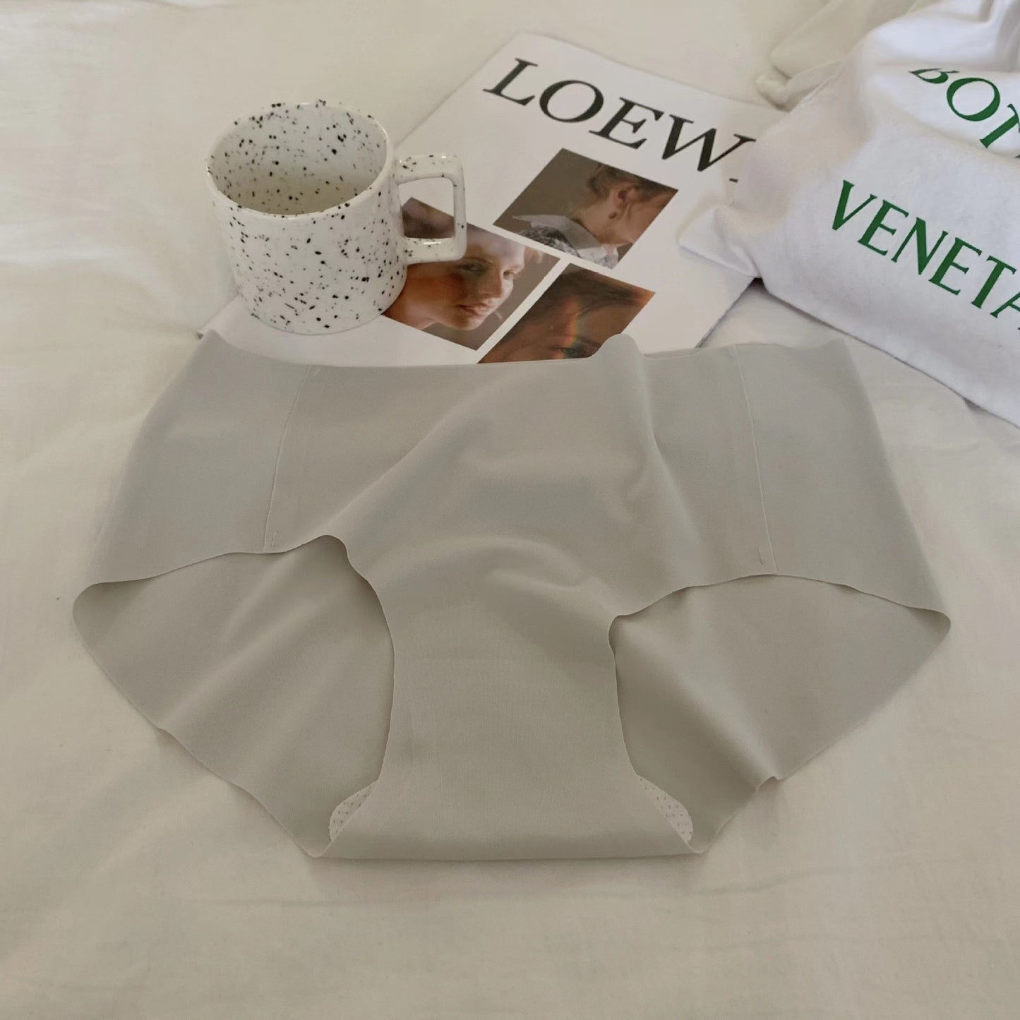 Women's Likes Simple Clean Solid Color Seamless Panties
