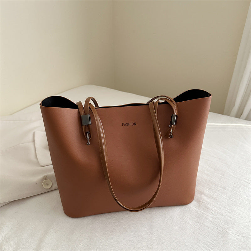 Women's Capacity Fashion Retro Oil Wax Leather Solid Color Tote Bags