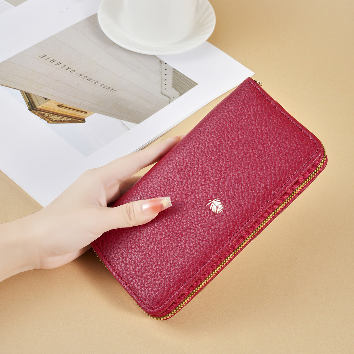 Women's Lychee Pattern Solid Color Fashion Simple Large Capacity Ladies Wallet