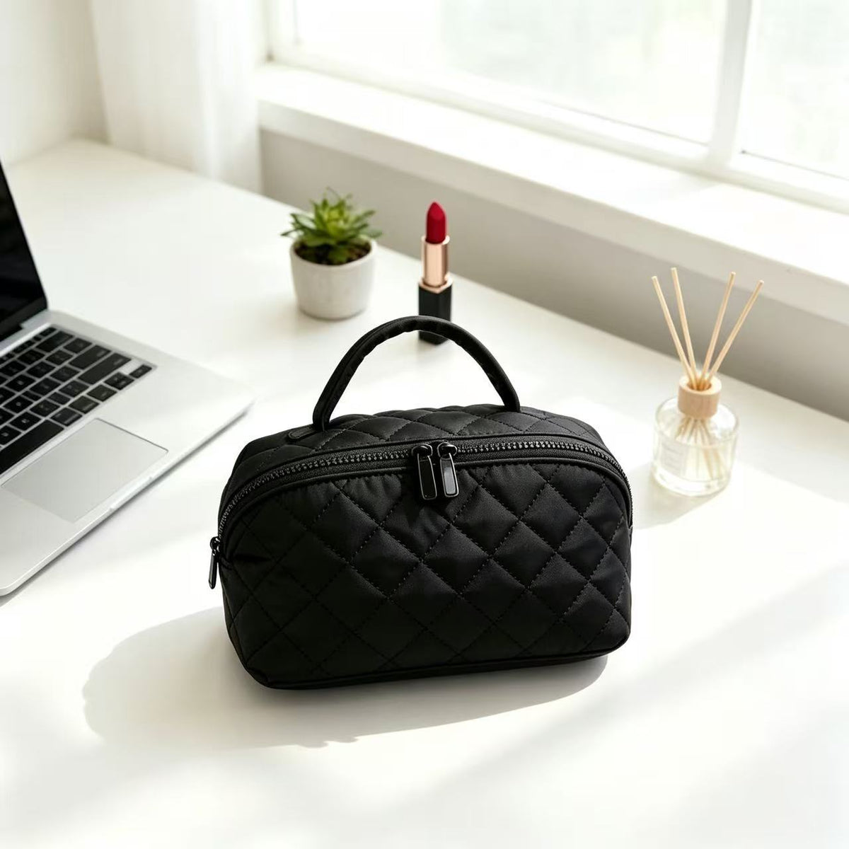 Polyester Large Capacity Portable Fan-shaped Storage Makeup Bag