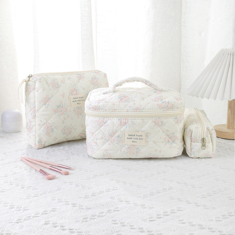 Women's Portable Large Capacity Quilted Cotton Good-looking Rose Storage Makeup Bag