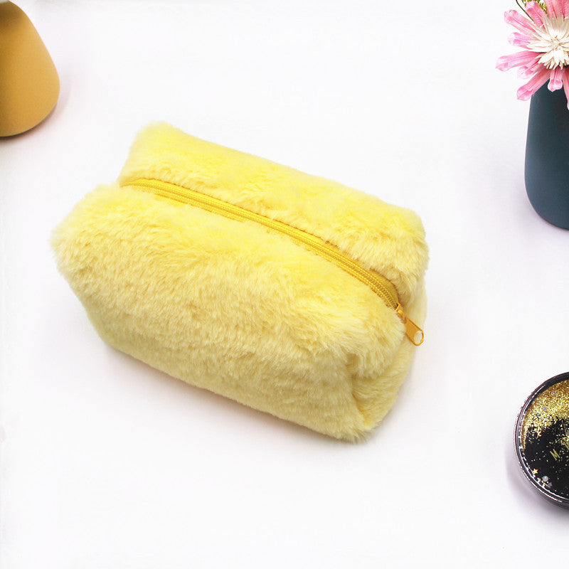 Women's Plush Portable Storage Simple Wash Hand Makeup Bag