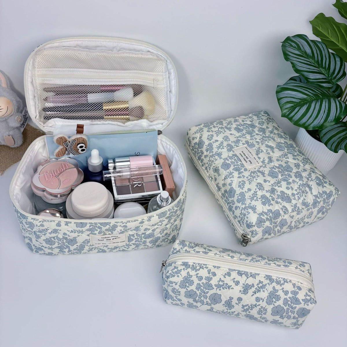 Fresh Floral Good-looking Portable Toiletry Large Capacity Bags