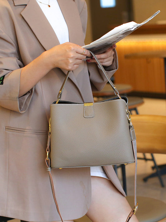 Women's Summer Leather Fashion Large Capacity Black Handbags