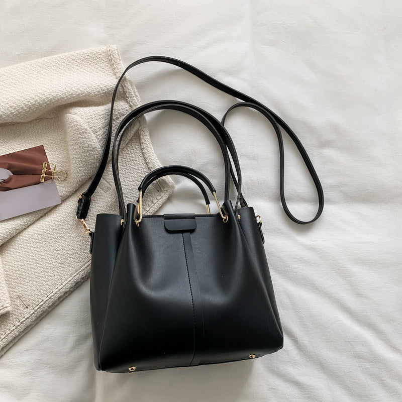 Women's Retro Minority Design Portable Large Capacity For Trendy Crossbody Bags