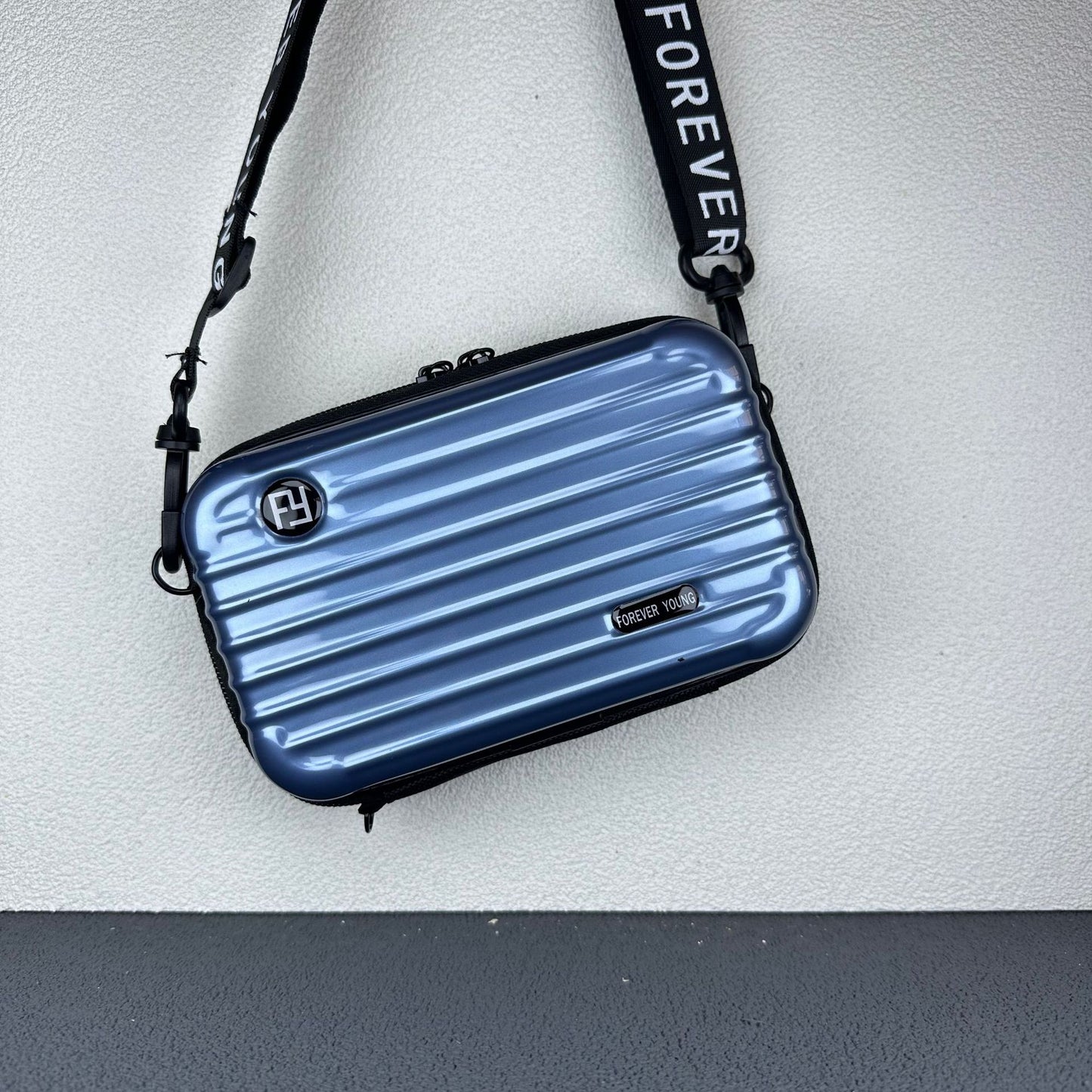 Hard Shell Waterproof Wash Suitcase Portable Cosmetic Bags