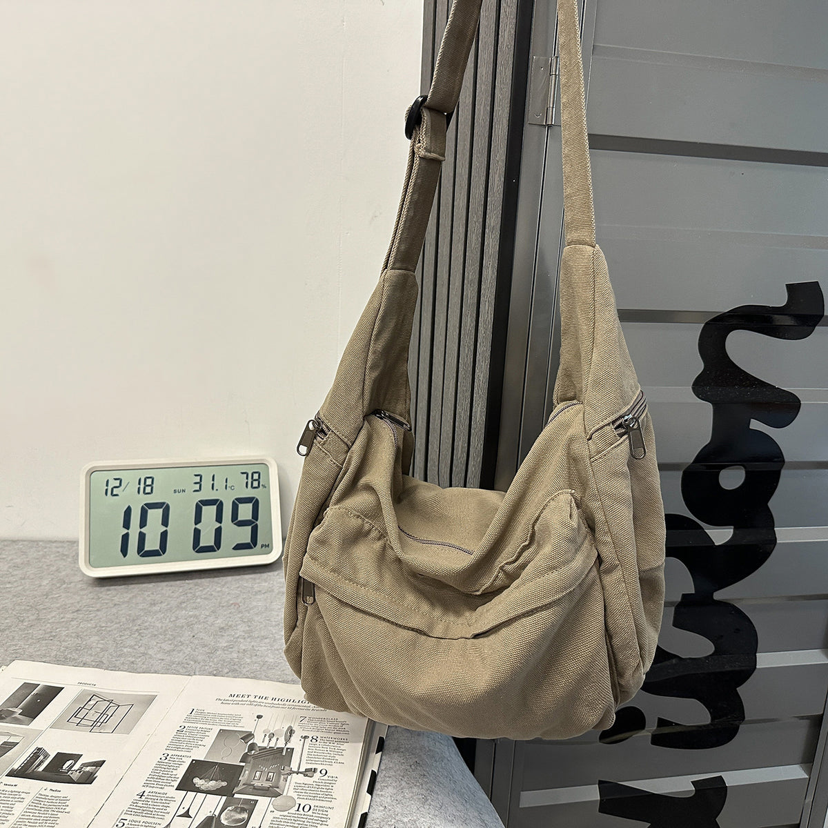 Simple Leisure Washed-out Canvas Practical Commuter Women's Messenger Bag