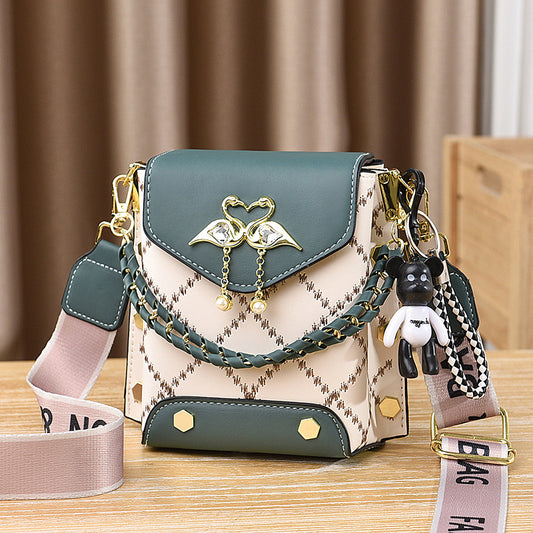 Women's Fashion Portable Popular Pouches Female Summer Shoulder Bags