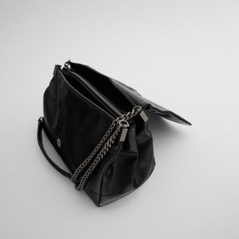 Women's Large Capacity Commuter Chain Black Rock Shoulder Bags