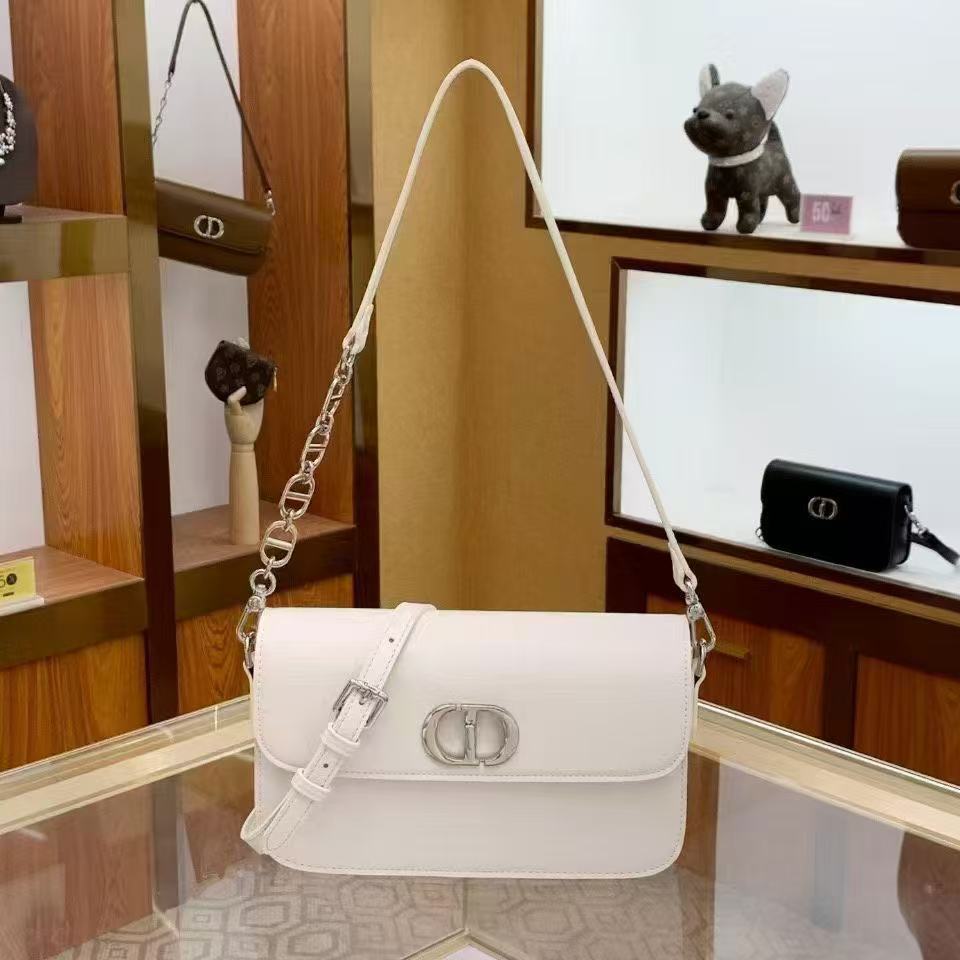 Women's Underarm Hand Holding Chain Fashion Trendy Light Small Square Bags
