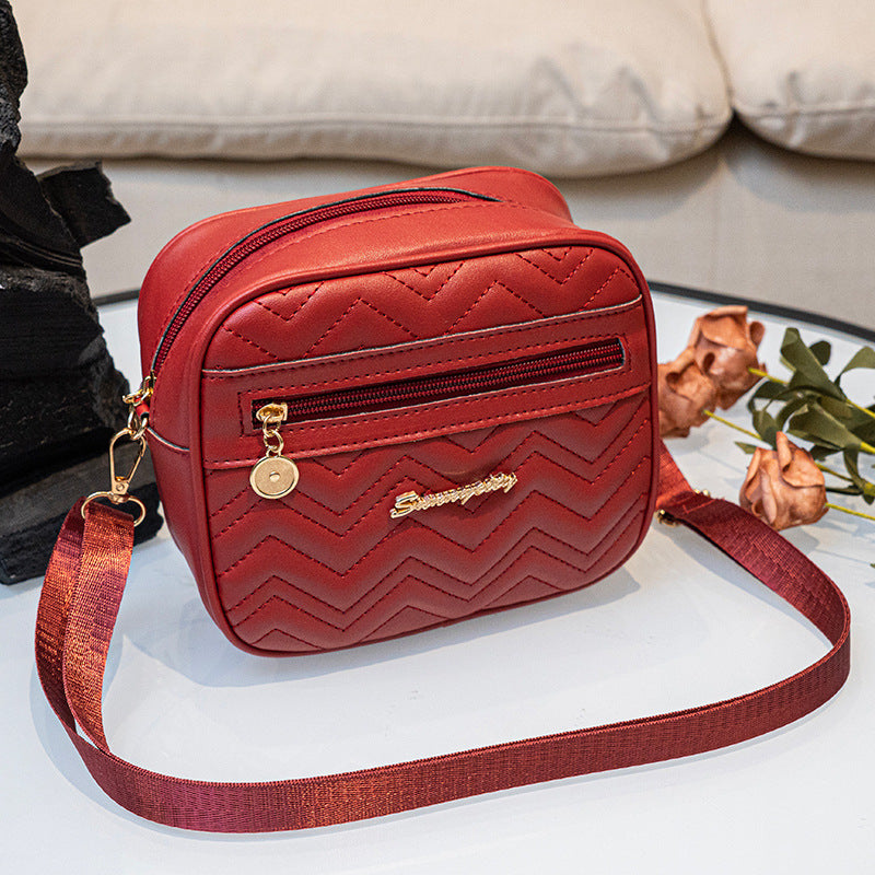 Women's Fashion Simple Wave Pattern Embroidered Bags