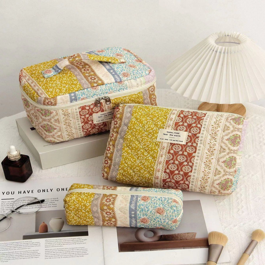 Large Capacity Portable Cosmetics Storage Hand Wash Makeup Bag