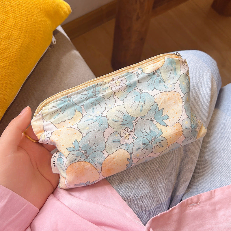 Fresh Sweet Cute Strawberry Clutch Fabric Wash Bags