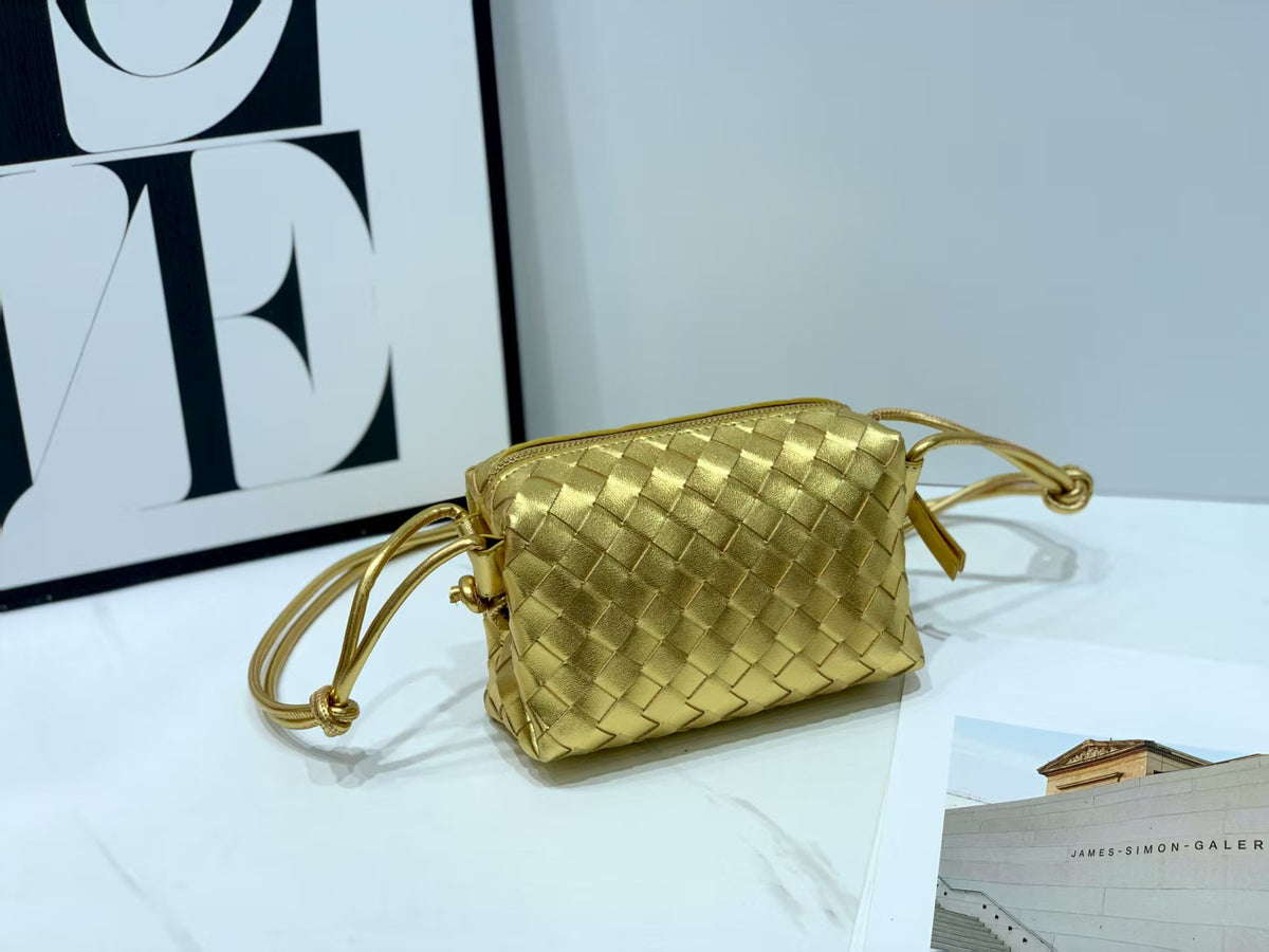 Women's Solid Color Handmade Woven Fashion Fashionable Shoulder Bags