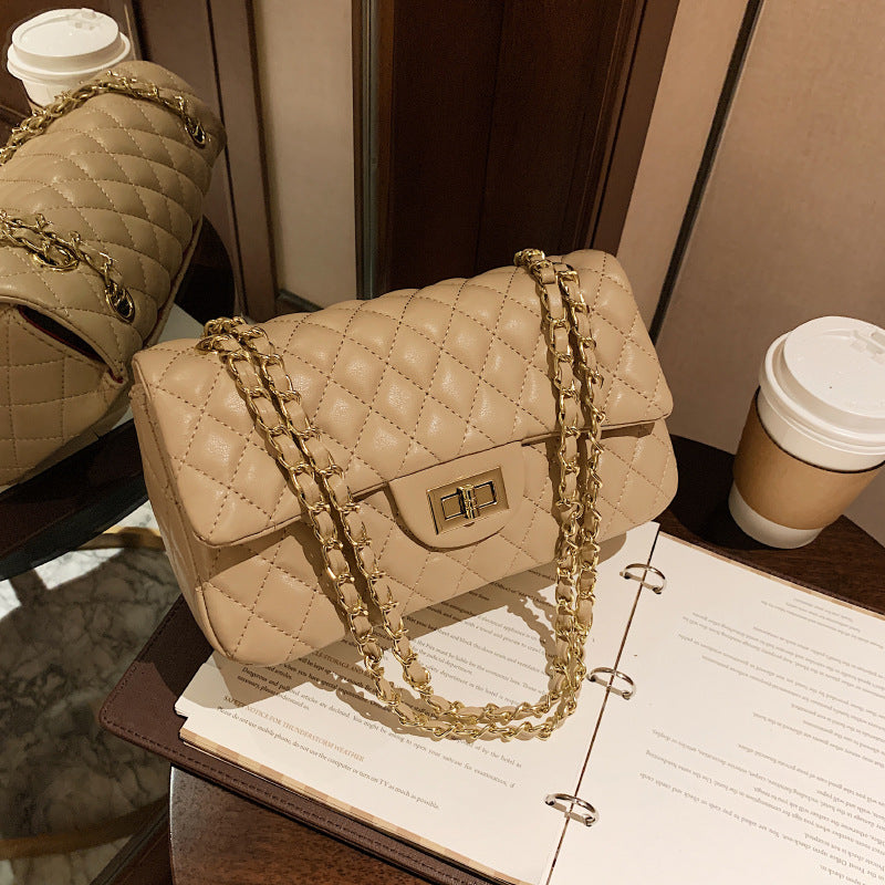Women's Latch Rhombus Trendy Retro Textured Super Hot Women's Shoulder Bag