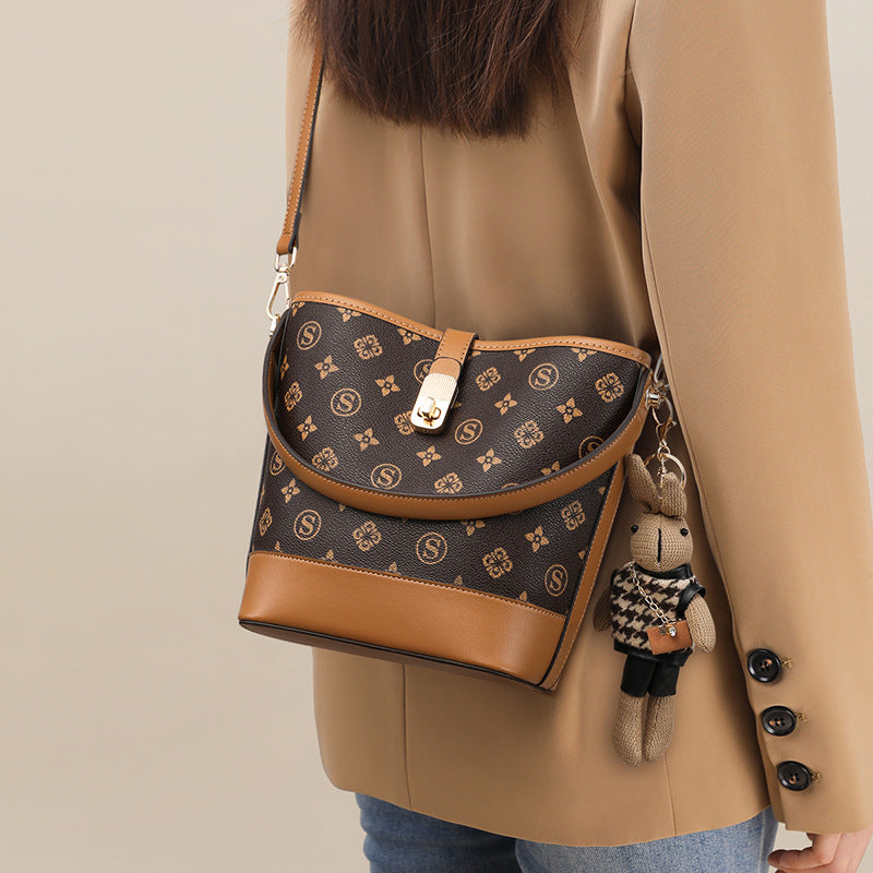 Elegant Women's Summer High-grade Hand Commuter Women's Messenger Bag