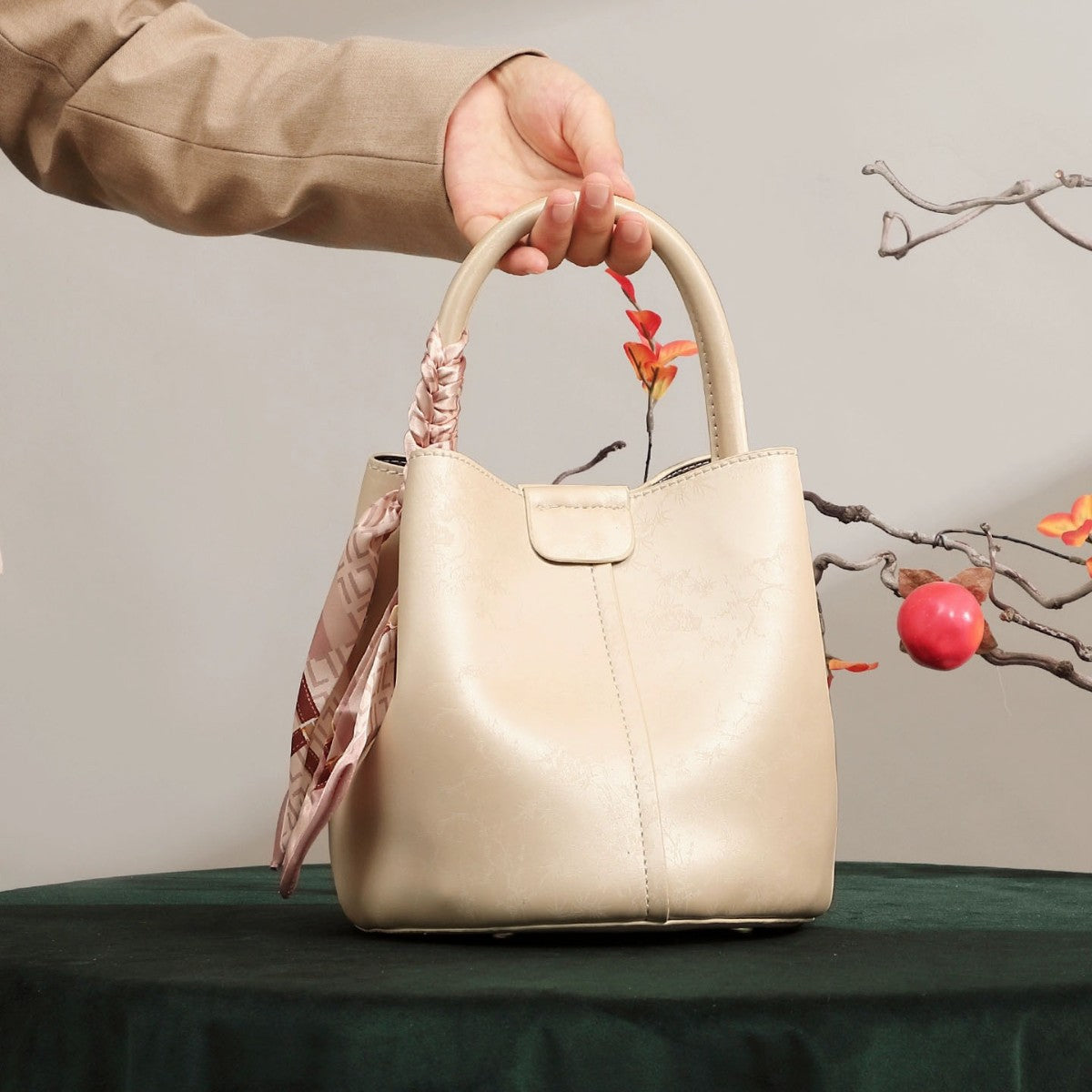 Women's Design High-grade Barrel Fashion Silk Scarf Women's Shoulder Bag