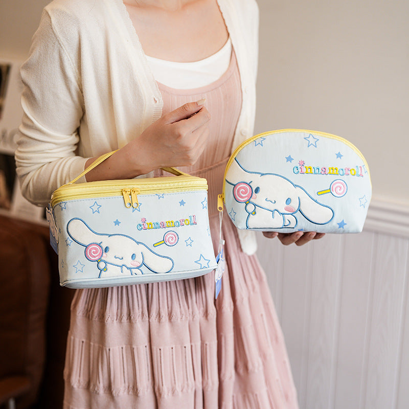 Fashion Embroidery Large Capacity Good-looking Portable Cosmetic Bags