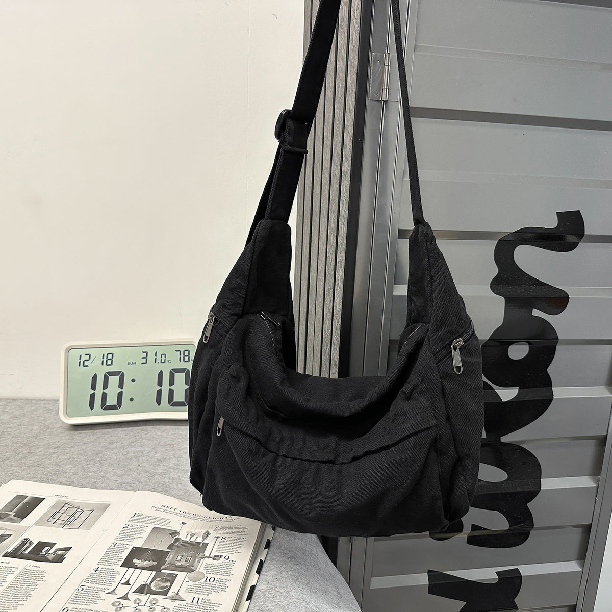 Simple Leisure Washed-out Canvas Practical Commuter Women's Messenger Bag