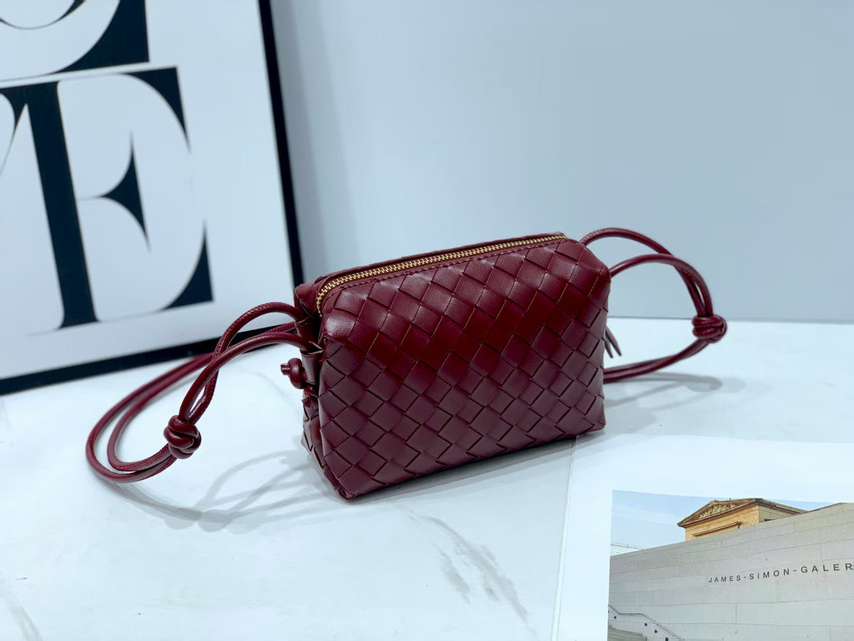 Women's Solid Color Handmade Woven Fashion Fashionable Shoulder Bags