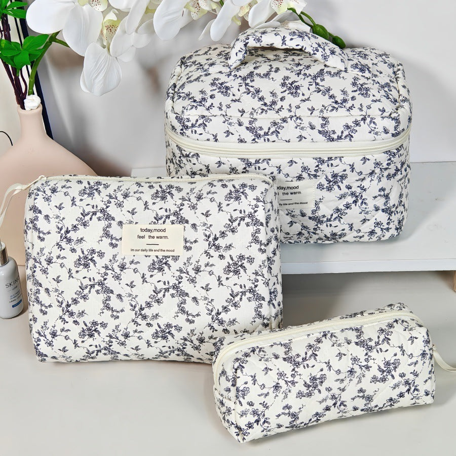 Women's Large Capacity Portable Floral Wash Quilted Cotton Pencil Makeup Bag