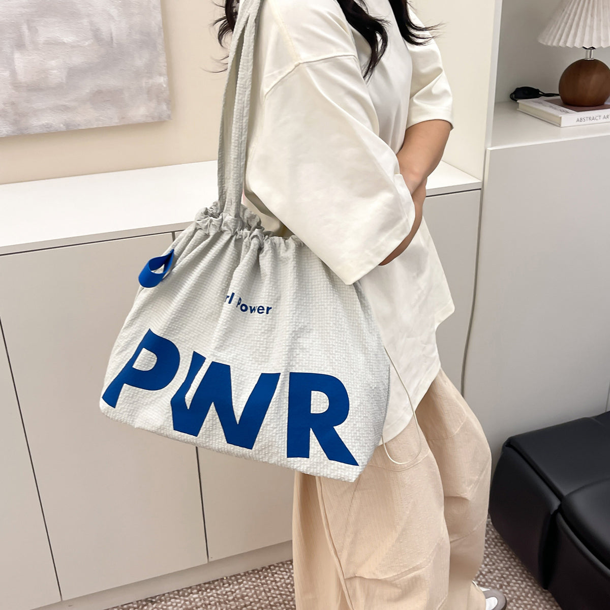 Women's Large Capacity Drawstring Letter Printed Retro Women's Shoulder Bag