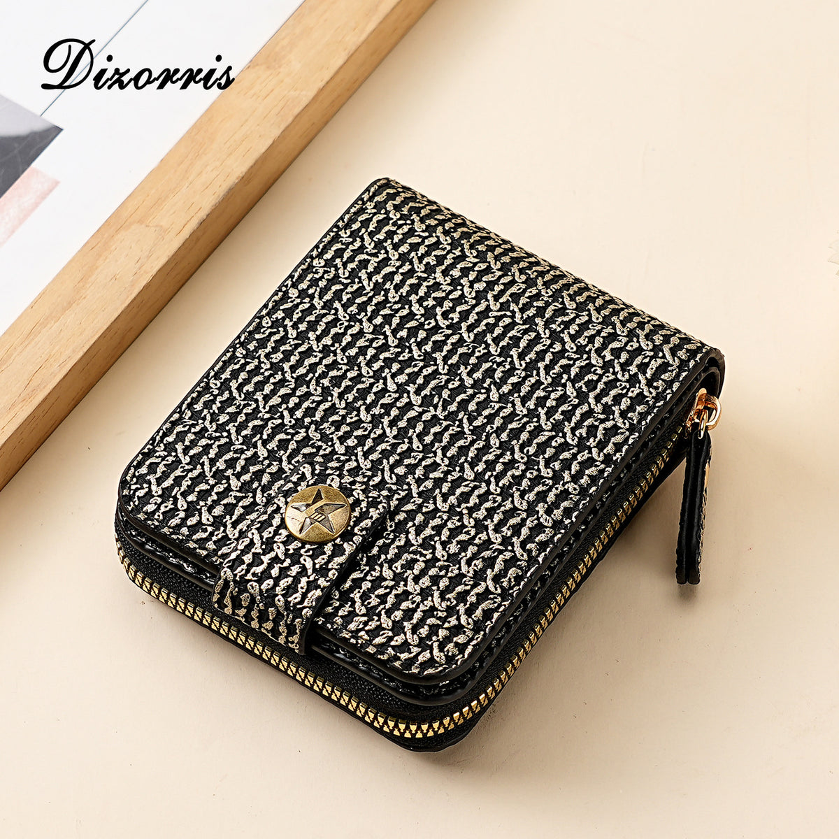 Men's Short Fashion Retro Zipper Hasp Tri Card Holder