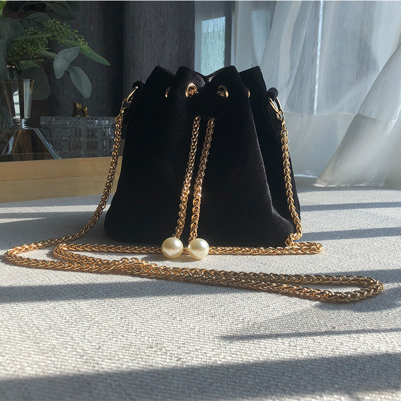 Women's Solid Color Veet Retro Sweet Pearl Chain Women's Shoulder Bag