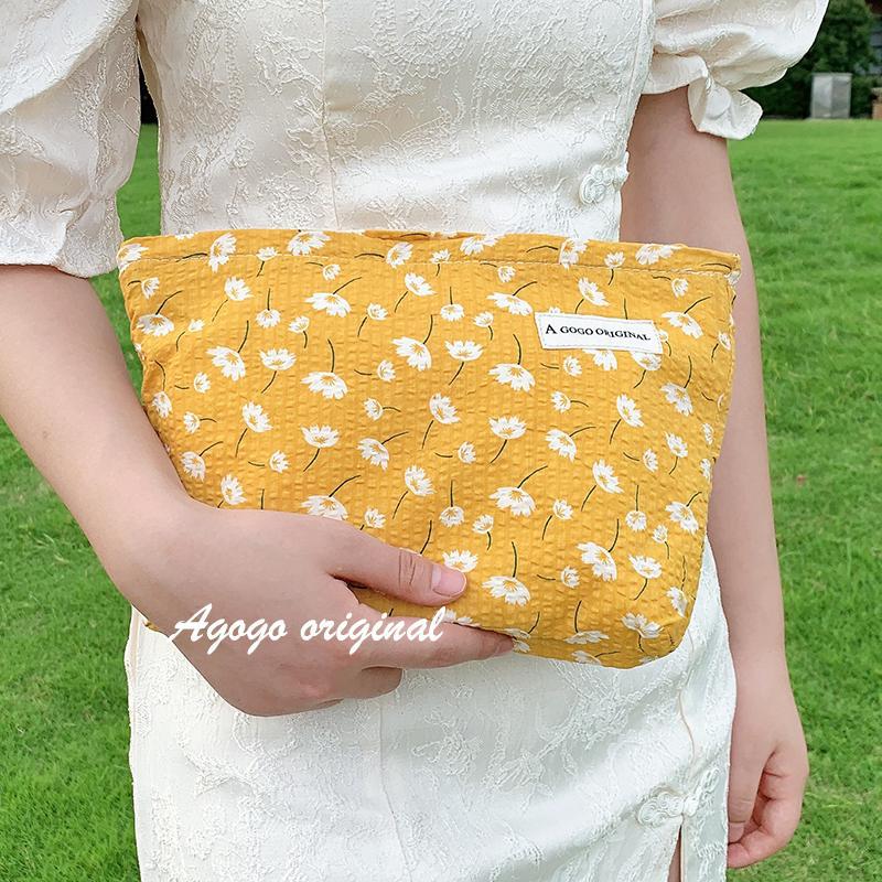 Floral Daisy Large Capacity Carrying Skin Care Bags