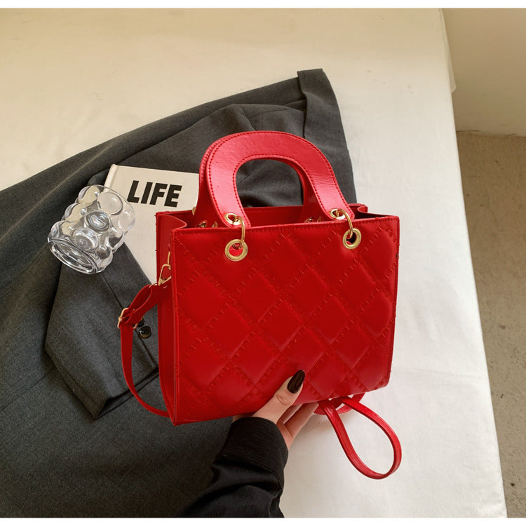 Women's Capacity Fashionable Stylish Texture Indentation Diamond Fashion Contrast Color Handbags