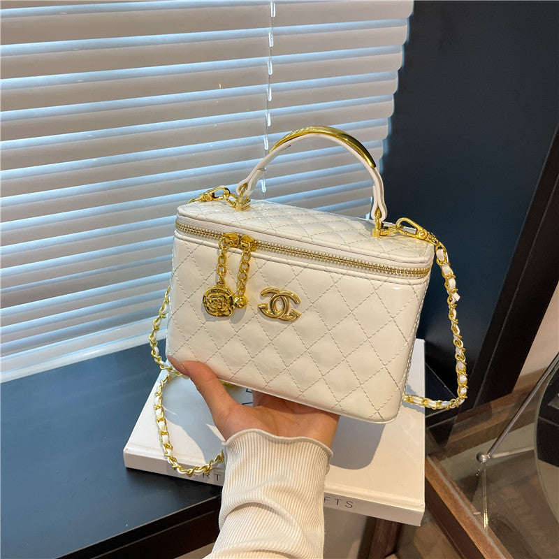 Women's Fashion Shiny Surface Rhombus Chain Portable Bags