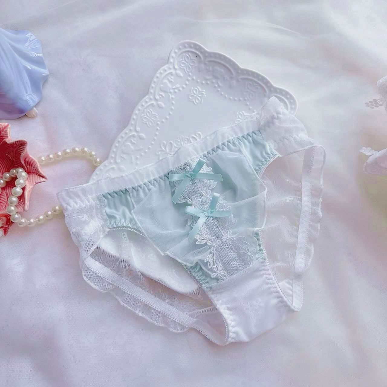 Women's Style Fresh Lace Ruffled Princess Triangle Panties