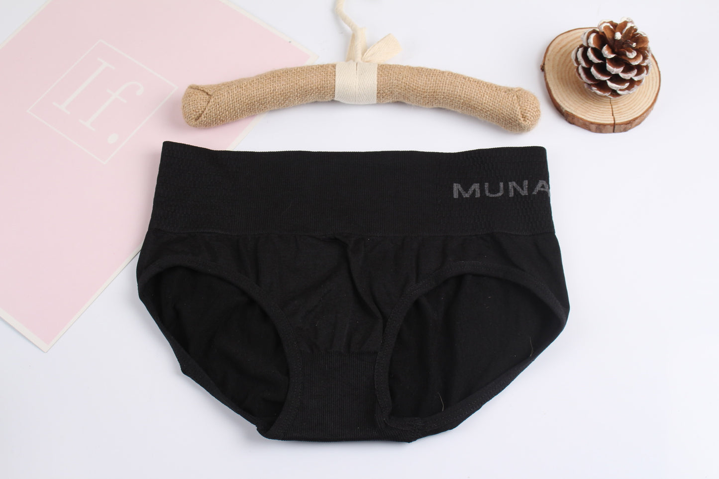 Women's Super Elastic Seamless Briefs With Letters Panties