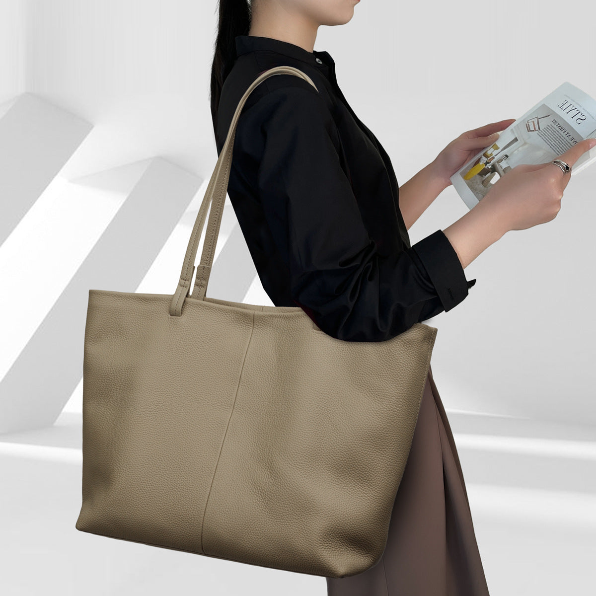 Elegant Women's Leather Large Capacity Simple Tote Bags