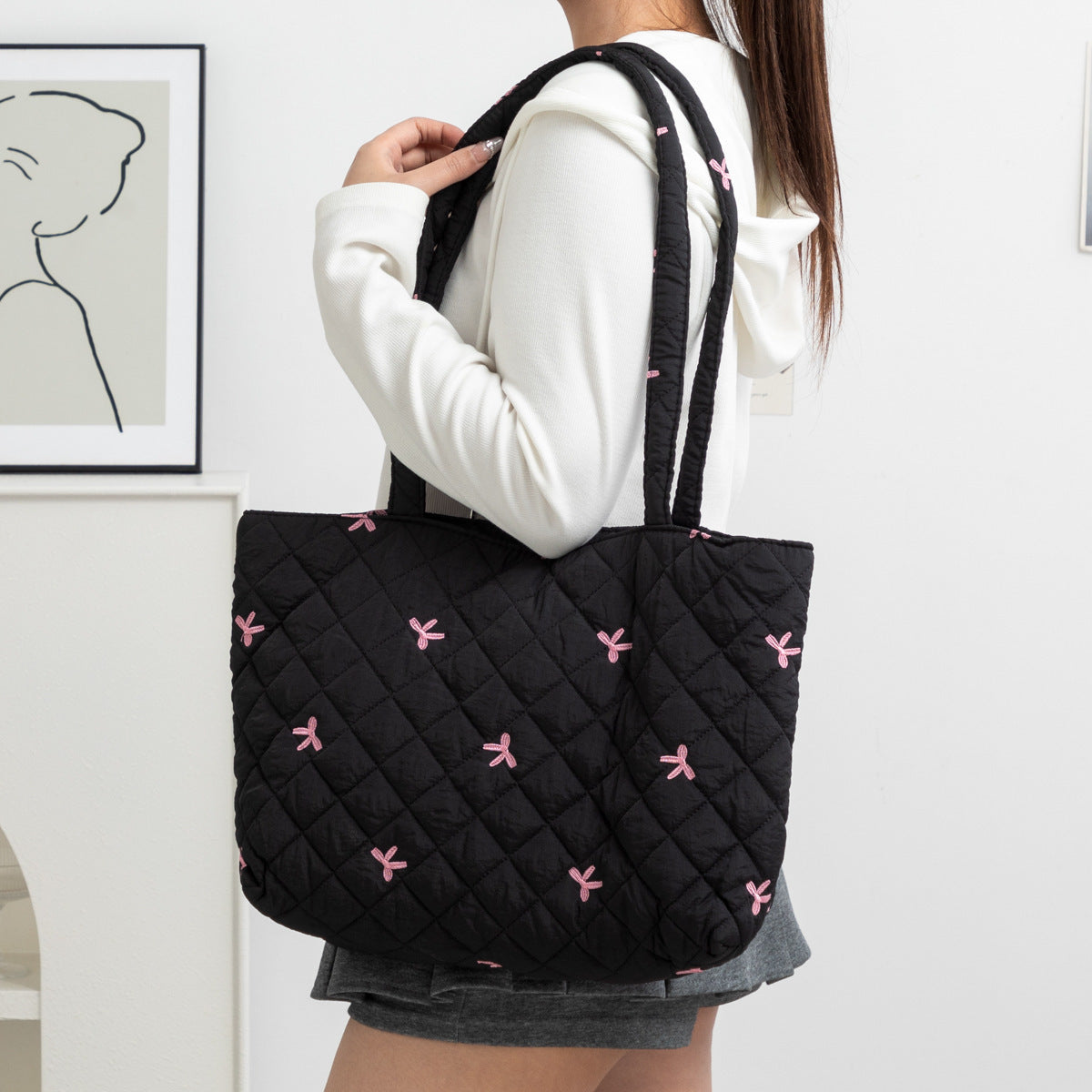 Women's Large Capacity Portable Commuter Storage Bags