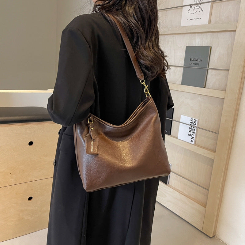Attractive Women's Large Capacity Versatile Retro Women's Shoulder Bag