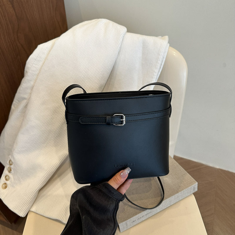 Women's Simple Stylish Textured Now Popular Soft Surface Trendy Women's Shoulder Bag