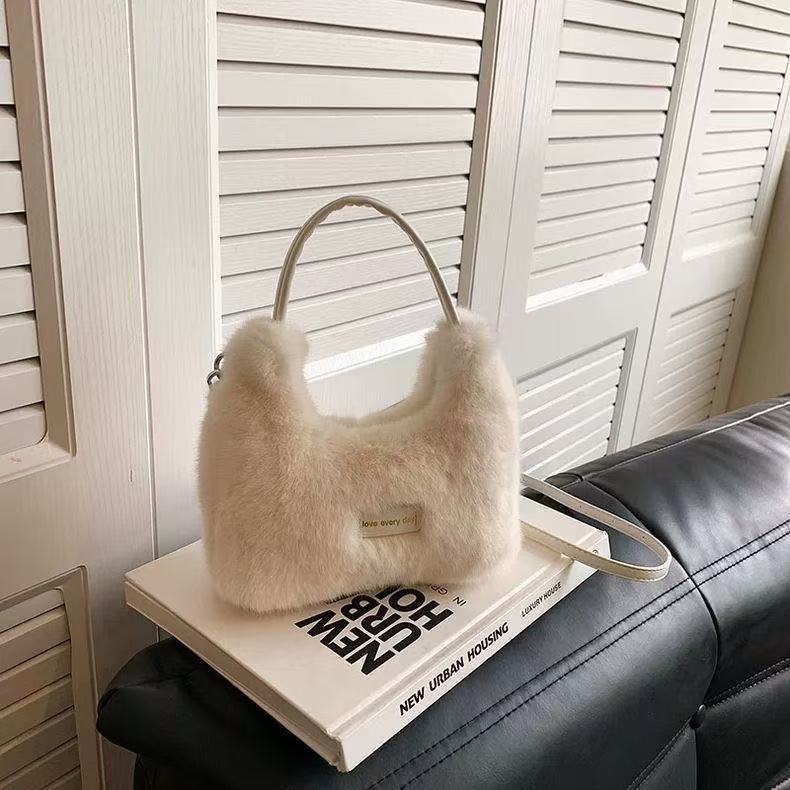 Fashion Exquisite Plush Imitation Fur High Sense Korean Style Women's Shoulder Bag