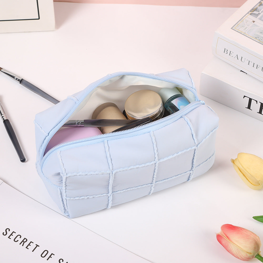 Large Capacity Quilted Style High-grade Portable Toiletry Makeup Bag