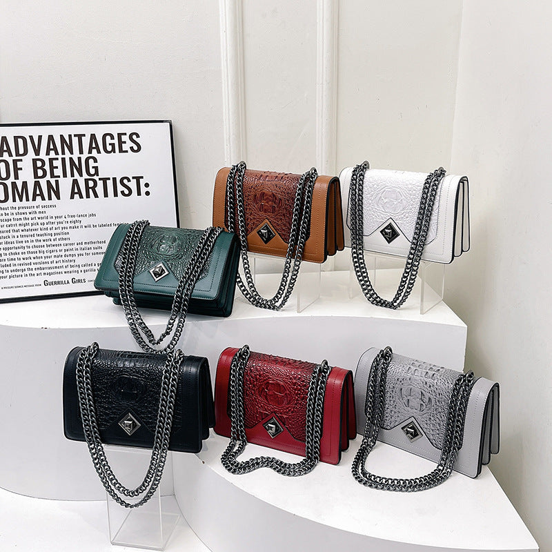 Attractive Slouchy Women's Retro Embossing Chain Women's Messenger Bag