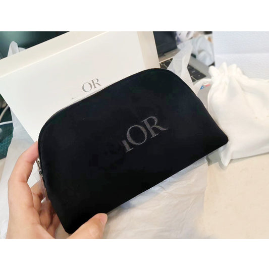 Black Veet Embroidery Semicircle Organize Hand-held Cosmetic Bags