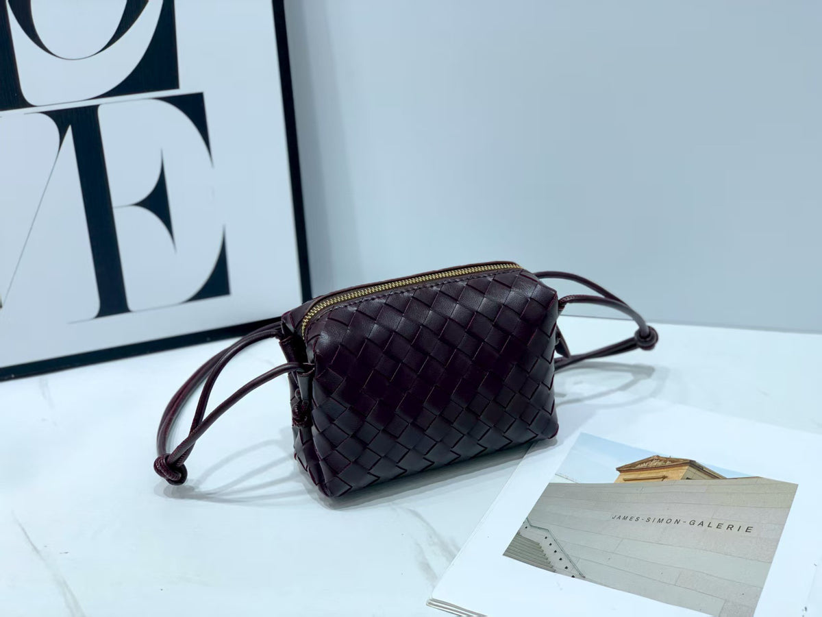 Women's Solid Color Handmade Woven Fashion Fashionable Shoulder Bags