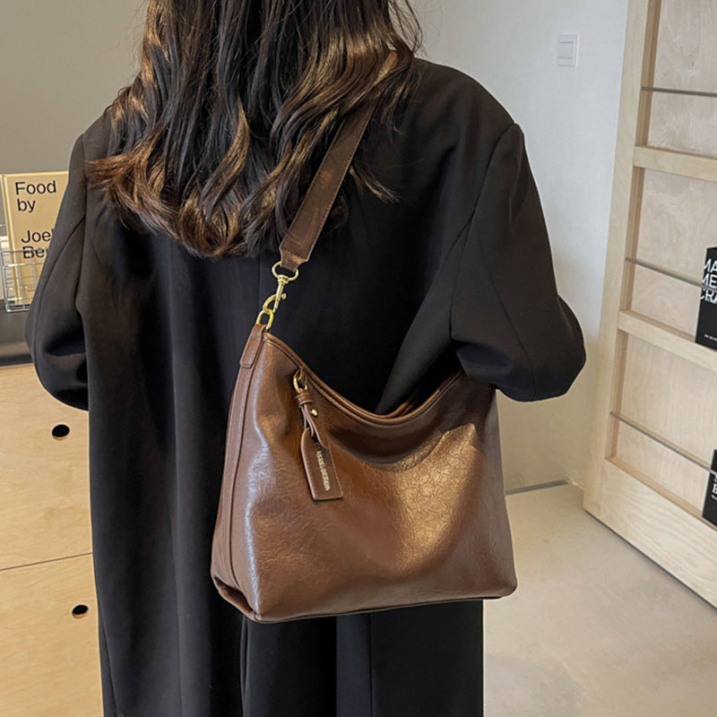 Attractive Women's Large Capacity Versatile Retro Women's Shoulder Bag
