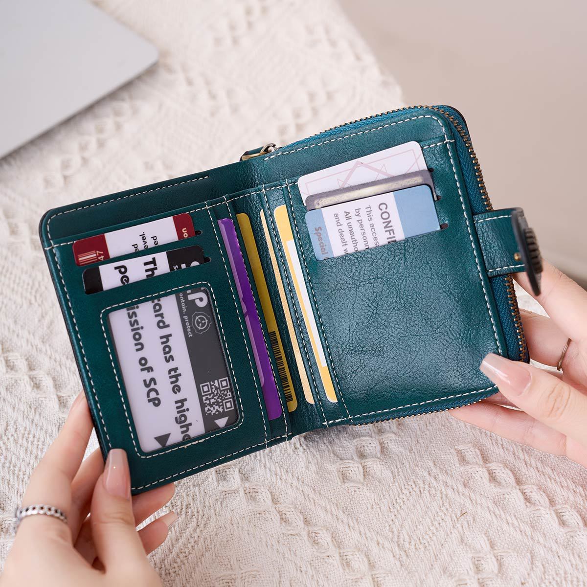 Women's Hollow Design Zipper Hasp Retro Fashion Ladies Wallet