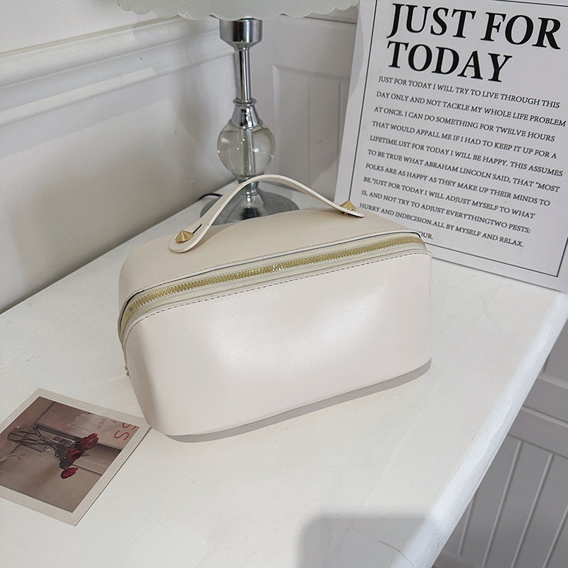 Portable Large Capacity Fashion High Sense Makeup Bag
