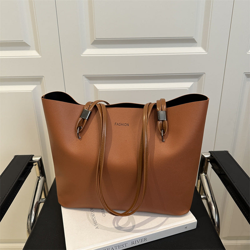 Women's Capacity Fashion Retro Oil Wax Leather Solid Color Tote Bags