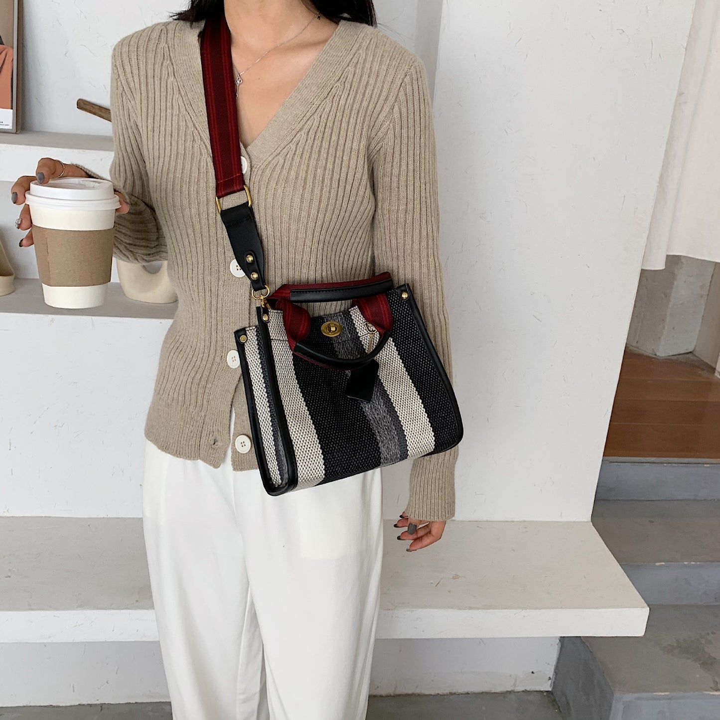 Elegant Women's Fashionable Canvas Striped Broadband Handbags