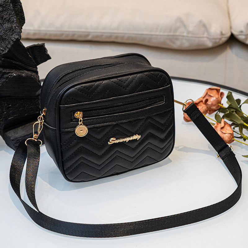 Women's Fashion Simple Wave Pattern Embroidered Bags